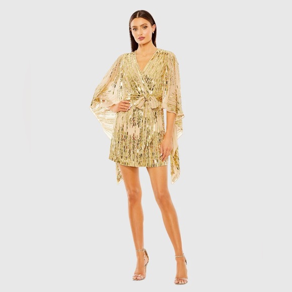 MAC DUGGAL
Cape Back Geometric Sequin Robe Mini Dress - Picture 16 of 17